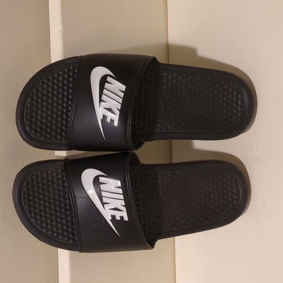 Nike Athletic Slides - Picture 2 of 3